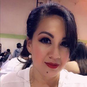 Meet your Posher, Zoraida